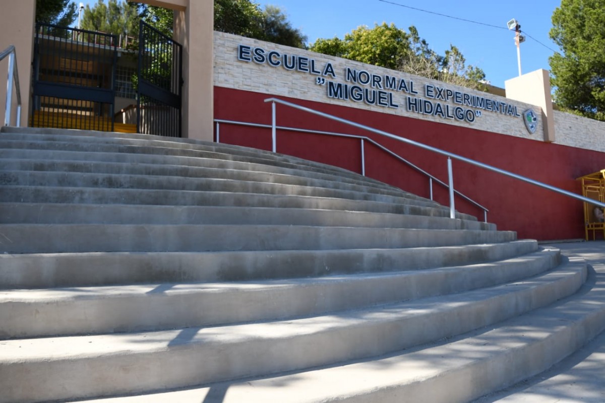 escudo de la escuela normal experimental miguel hidalgo