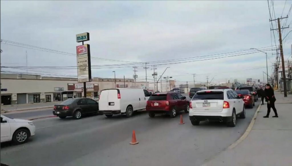 Video: Denuncia director de la Primaria Club de Leones de Juárez la  «indiferencia de la autoridad» de Vialidad ante accidentes a las puertas  del plantel y pide ayuda con un agente a la hora de la entrada y la salida |