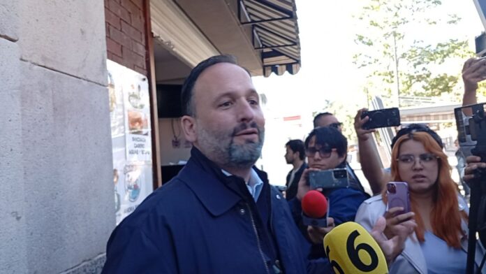 photo_4909378457100290855_y