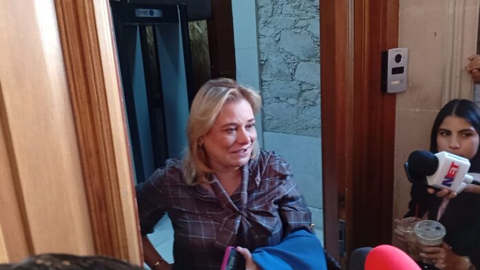 photo_4911616796486470612_y