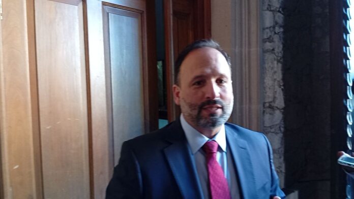 photo_5136463020241390370_y