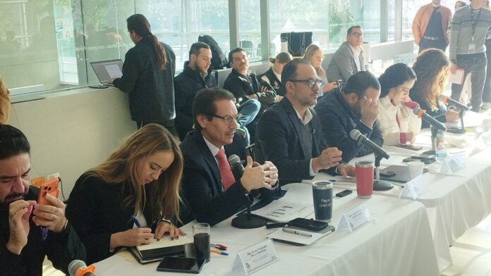 photo_5030586965383908110_y