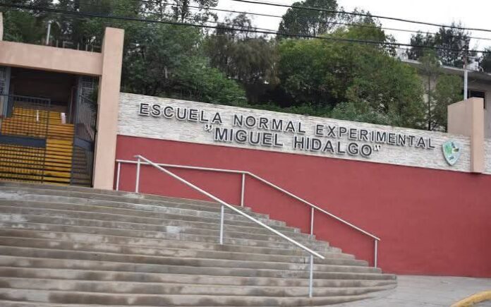 photo_5049063021338102652_x